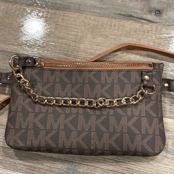 Michael Kors hip purse - Picture 2 of 4
